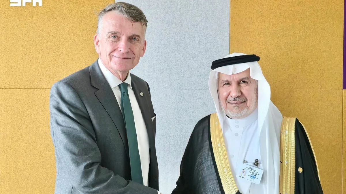 KSrelief Supervisor-General Dr. Abdullah Al-Rabeeah meets UNRWA acting Commissioner-General Christian Saunders. (SPA)