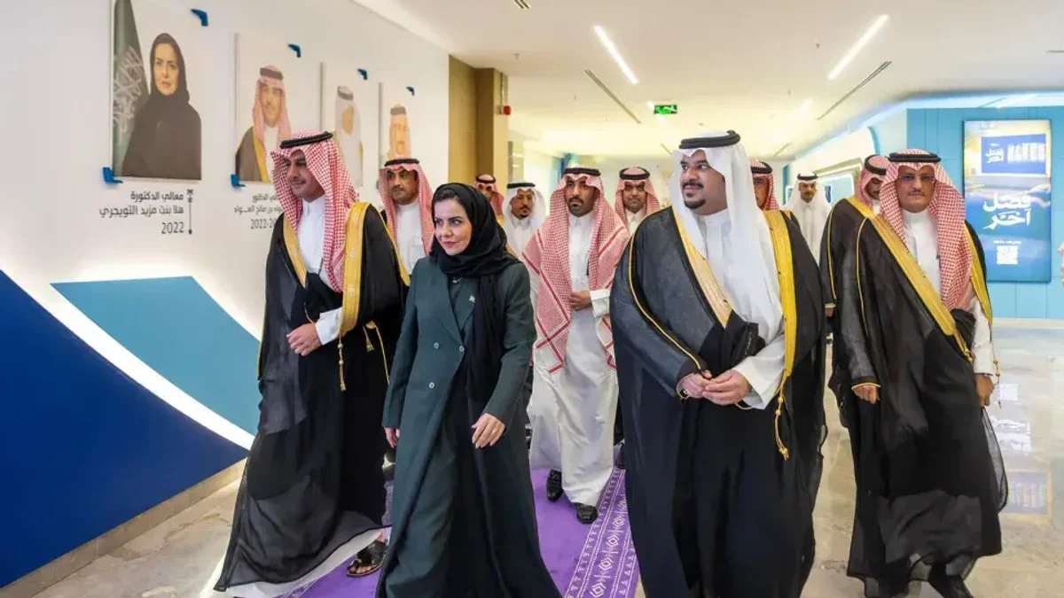 Riyadh Deputy Gov. Prince Mohammed bin Abdulrahman bin Abdulaziz and Human Rights Commission President Hala Al-Tuwaijri attend the forum in Riyadh. (SPA)
