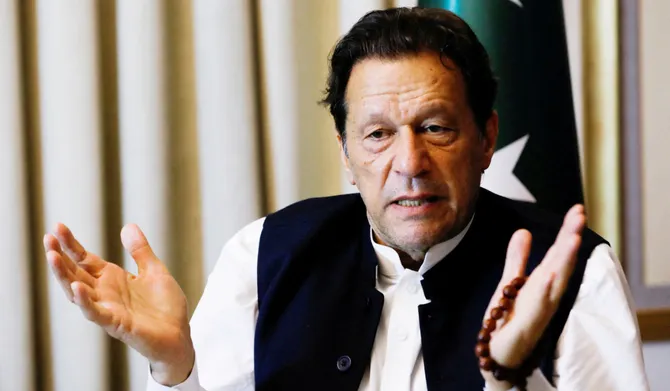 Former cricket captains appeal to Pakistan over Khan health care