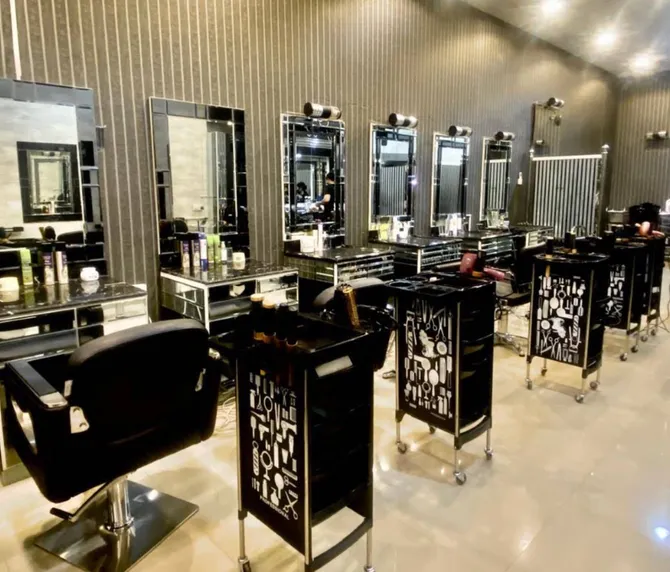 Wahg Al-Dalal hair and beauty center in Al-Malqa is a go-to salon for everything from a quick blowout before traveling to a full hair-color transformation. (AN Photo)