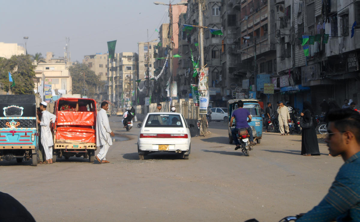 Gangs from the left side were not allowed to enter the right side (Kharadar). (AN photo by Khurshid Ahmed)
