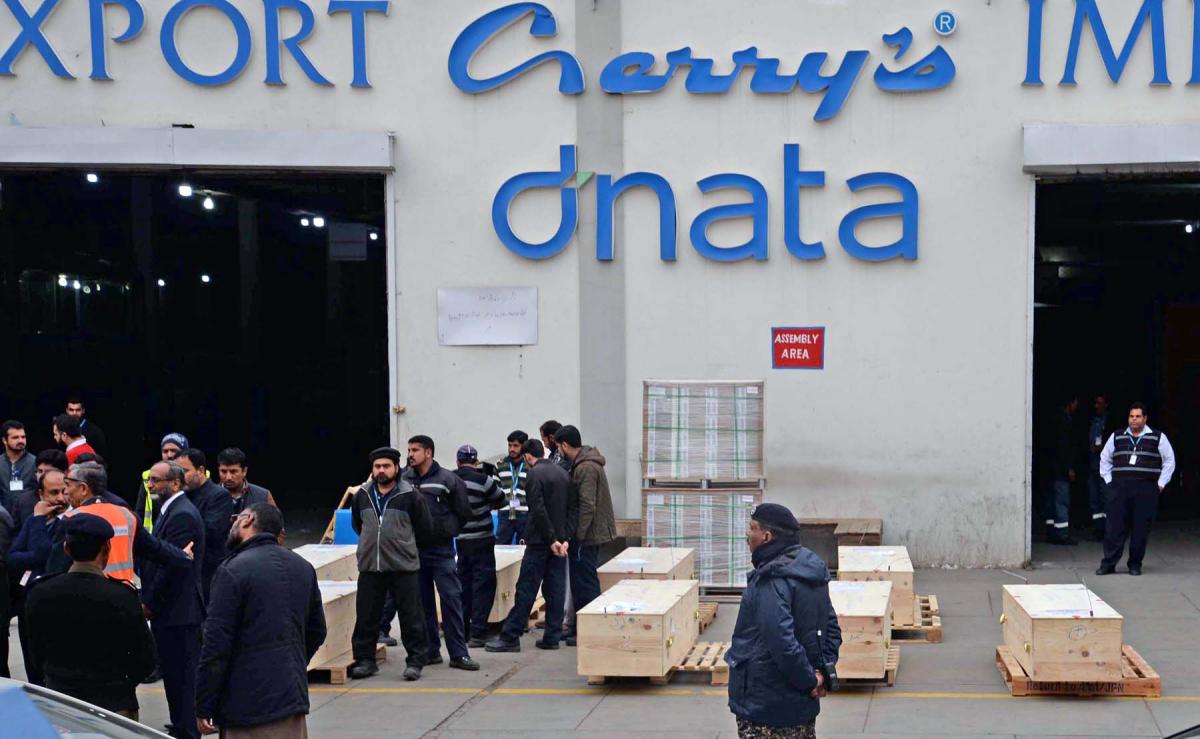 Moving scenes were witnessed outside the Benazir Bhutto International Airport on Wednesday. (AN photo by Aamir Shah)