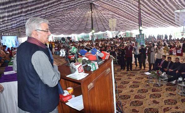 Foreign Minister Khawaja Asif Addressing the laptop distribution ceremony at Government College for Women University in Sialkot, a district in Punjab Province on Feb. 18, 2018. (Photo courtesy: APP)