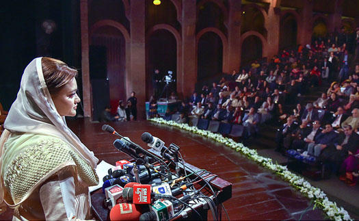 Minister of State for Information, Marriyum Aurangzeb addressing the inaugural ceremony of National Artists Convention. (Photo courtesy: APP)