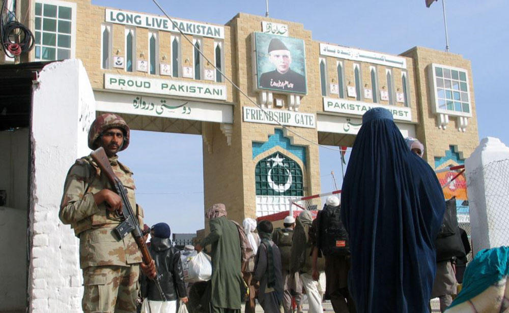 In this file photo, a Pakistani soldier keeps guard at the Friendship Gate, crossing point at the Pakistan-Afghanistan border town of Chaman, Pakistan, March 7, 2017. (REUTERS)