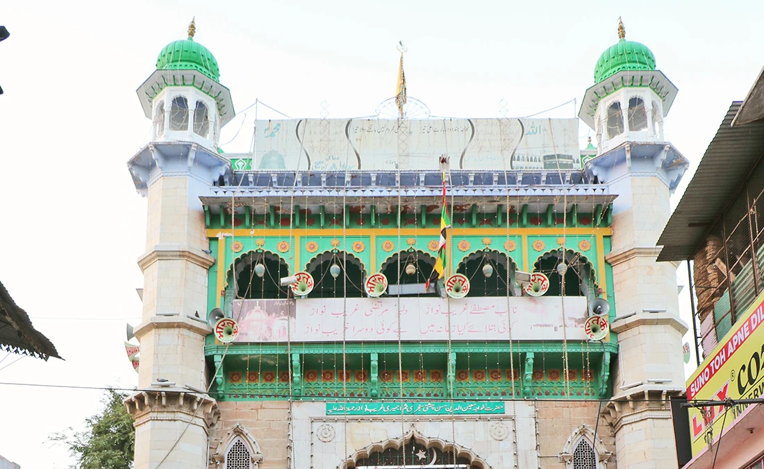 This file photo shows the outer image of Khwaja Moinuddin Chishty Dargah of Sufi saint at Ajmer, Rajasthan on April 8, 2017. (Shutterstock)
