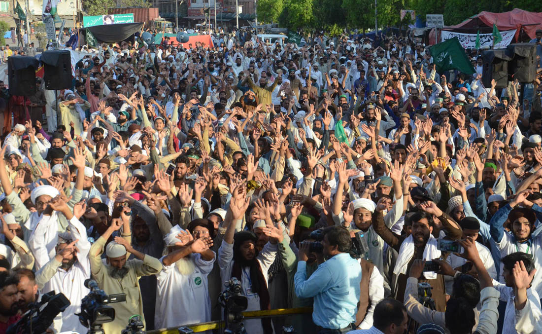 TLYRA activists gathered at Shahdra Chowk, the main entrance of Lahore. (AN Photo by Malik Shafique)