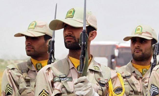 Iranian border guards perform a drill. Two Pakistanis died on the border with Iran on April 12, 2018. (AFP)
