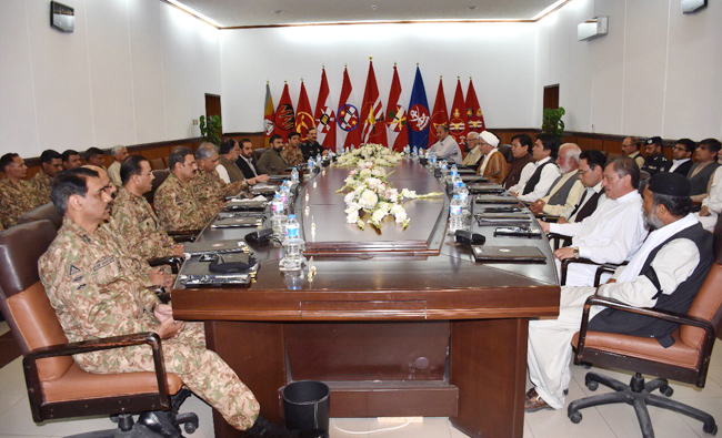 Army Chief General Qamar Javed Bajwa along with Federal Interior Minister Ahsan Iqbal met with representatives of Hazara Community at Quetta on May 1, 2018. (Photo by ISPR)