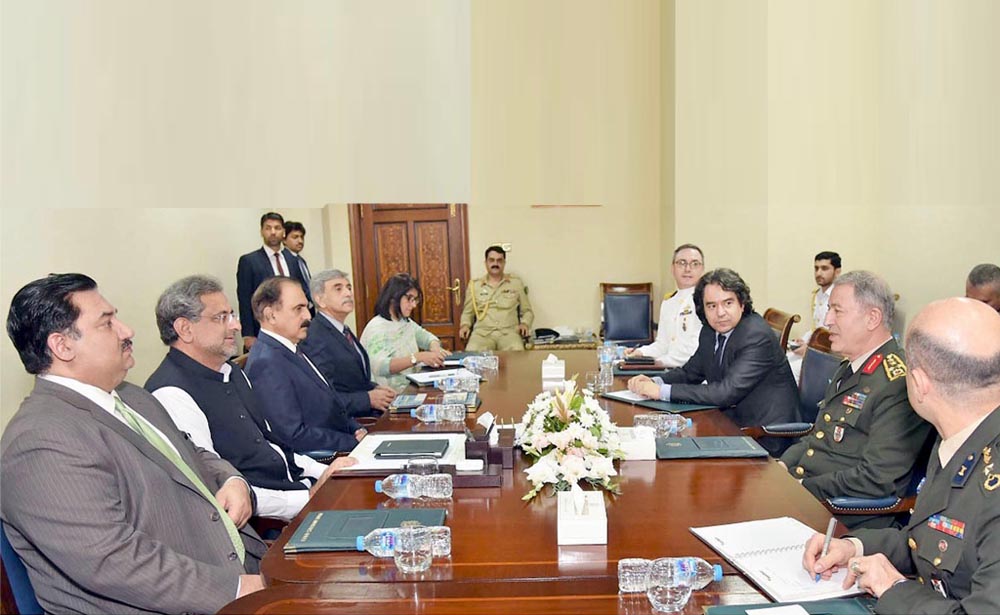 Chief of the General Staff of the Republic of Turkey, General Hulusi Akar, called on Prime Minister Shahid Khaqan Abbasi in Islamabad at the Prime Minister’s Office on Thursday, May 3, 2018. (Photo courtesy: Prime Minister Office)