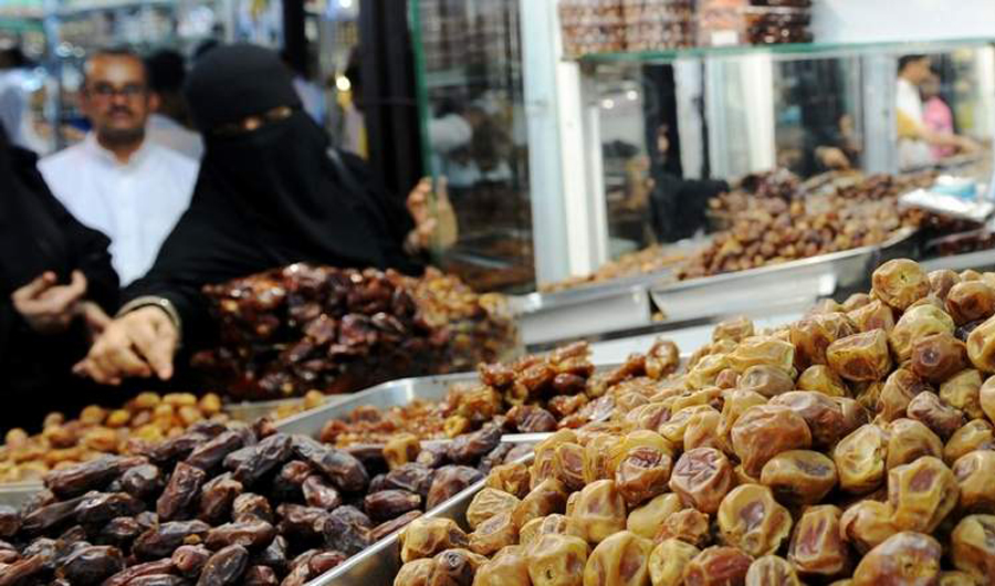 UAE’s Khalifa bin Zayed Al-Nahyan Foundation on Thursday sent 20 tons of dates to Pakistan. (AFP)
