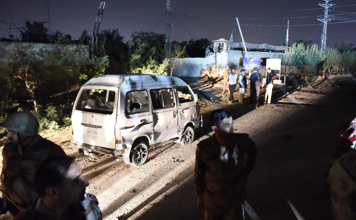 Pakistani security personnel gather at the site following an attack by militants on the paramilitary Frontier Corps (FC) office in Quetta late on May 17, 2018. (AFP)