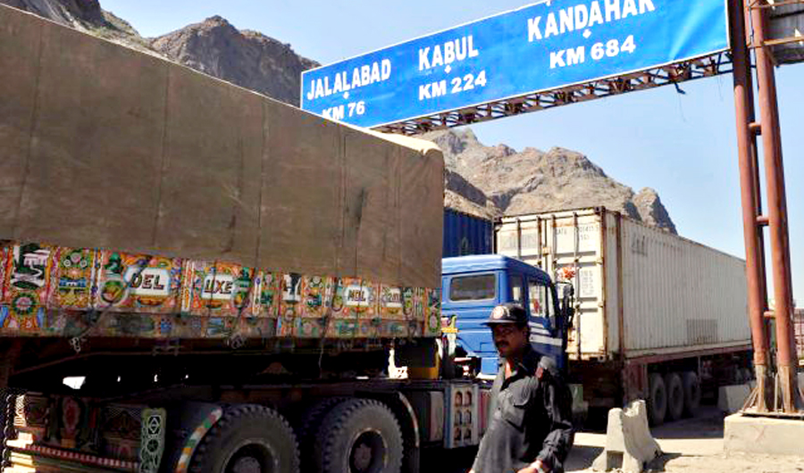 Bilateral trade volume between Kabul and Islamabad has seen an unremitting decline and this year trade volume has been at its lowest in recent years. Sarhad Chamber of Commerce and Industry says it dropped from $3 billion to $500 million in four years. (AFP)