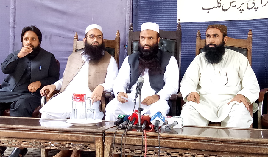 President Milli Muslim League, Saifullah Khalid, along with other office-bearers addressing press conference at Karachi Press Club here on Wednesday, April, 4, 2018 (AN Photo)