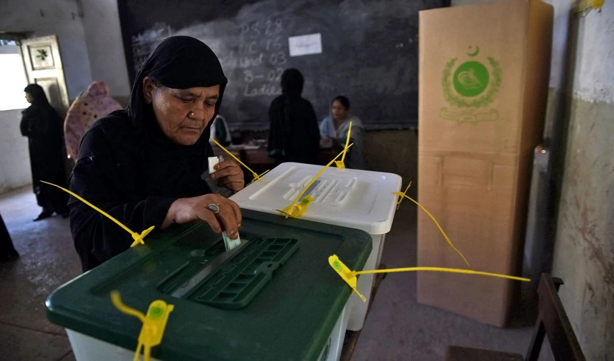President PML-N Shehbaz Sharif submitted nomination forms from NA-249 and NA-250, the Karachi’s constituencies from where PMLN had obtained a good number of votes in the last local government polls. (ASIF HASSAN/AFP)