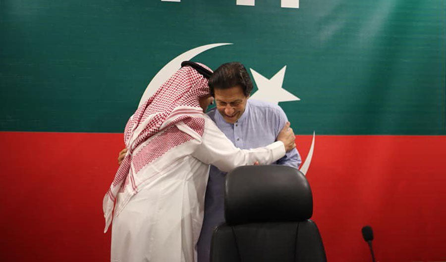 The ambassador of Saudi Arabia to Islamabad, Nawaf bin Said Al-Malki, met Pakistan's prime minister-in-waiting Imran Khan at his residence in Bani Gala, Islamabad. (@PTIofficial/Twitter)