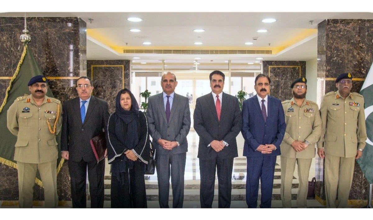 Pakistan’s defense delegation led by Secretary Defense Lt. General (Retd) Zamir Ul Hassan Shah traveled to KSA where the delegation also met General Rahil Sharif, head of Islamic Military Counter Terrorism Coalition. (Photo courtesy: Pakistan Ministry of Defense)