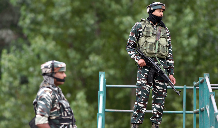 Indian troops have killed a Pakistani villager and wounded two others in Kashmir. (AFP/photo)