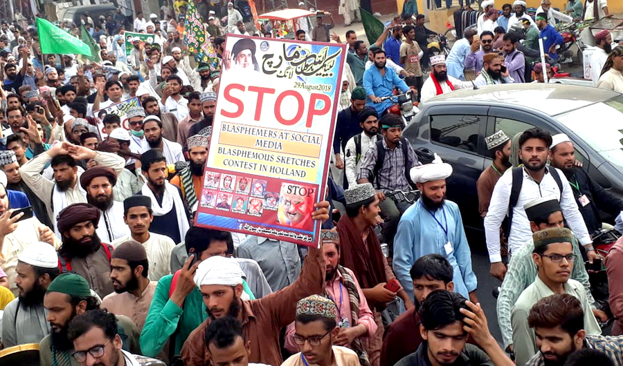 Hundreds of protesters led by the Tehreek-e-Labaik Pakistan (TLP) party are marching toward Islamabad to register their protest against an anti-Islam cartoon contest announced by a Dutch parliamentarian Geert Wilders. (Photo courtesy: social media)