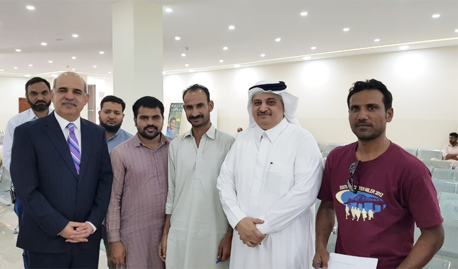 Saudi Ambassador to Pakistan, Nawaf bin Said Al-Malki and Pakistani Ambassador Khan Hasham Bin Saddique discussed matters of mutual interest. (Supplied photo)