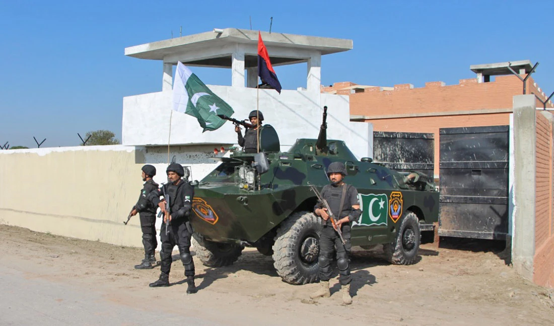 Police stand guard at one of the bomb-proof check posts set up at the boundary of the KP capital Peshawar. (Photo courtesy: Peshawar police)