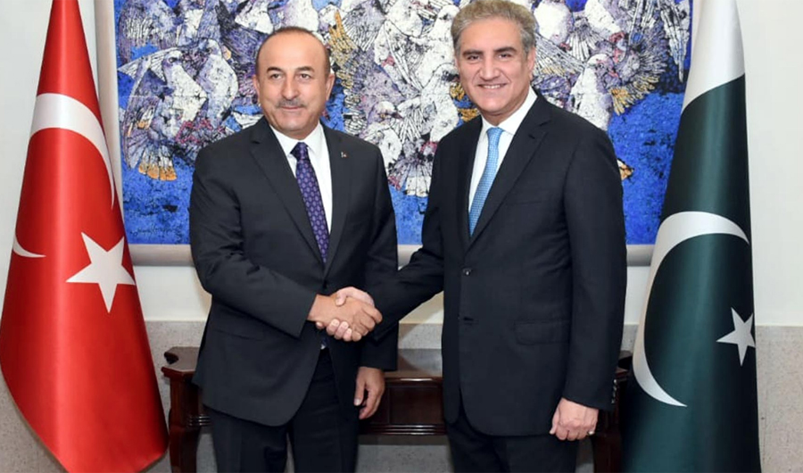 Caption : Pakistan’s Foreign Minister Shah Mehmood Qureshi greets his counterpart, Turkish Foreign Minister Mevlut Cavusoglu at the Ministry of Foreign affairs in Islamabad, Friday 14 September. (Ministry of Foreign Affairs photo)
