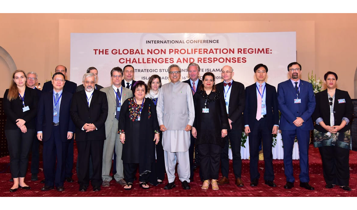 President Dr. Arif Alvi in a group photo during the International Conference on “Global Non Proliferation Regime: Challenges and Response ” organized by Strategic Studies Institute Islamabad on Oct. 15, 2018. (Photo courtesy: President’s Office)