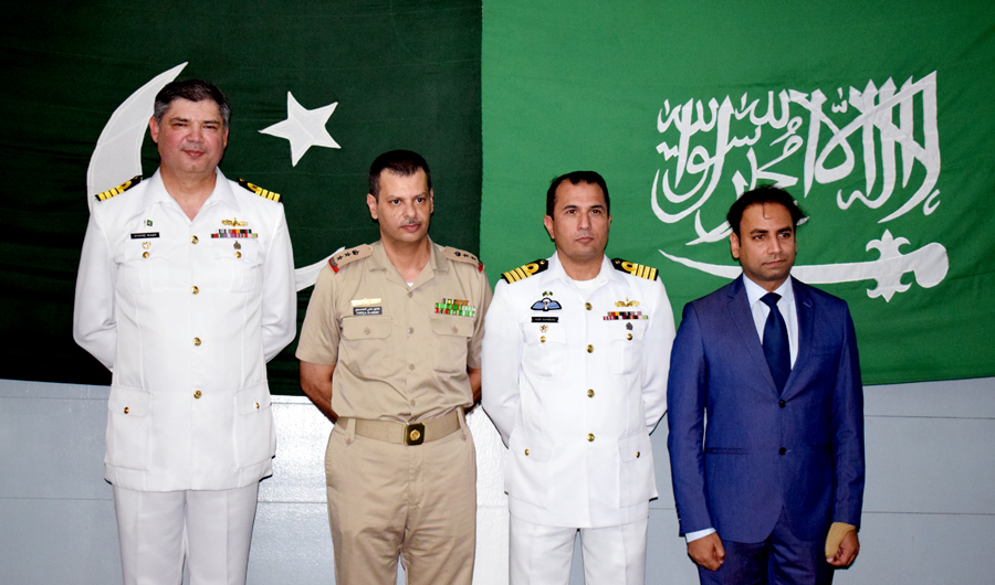 Capt. Shahid Wasif, Commanding Officer of Pakistan Naval Ship (PNS) SAIF, hosted a reception dinner in honor of the Saudi Naval Officers, diplomats, Pakistani media and Community representatives, on Monday, on the ship deck at Jeddah Islamic Port. (Photo courtesy: Pakistan Consulate in Jeddah)