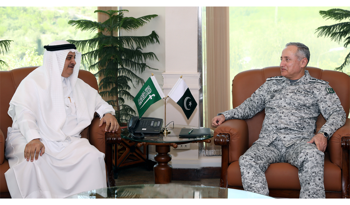 Chief of the Naval Staff, Admiral Zafar Mahmood Abbasi, exchanges views with the Ambassador of KSA, Nawaf Saeed A. Al Malki, during his visit to naval headquarters. (Photo courtesy: Pakistan Navy)