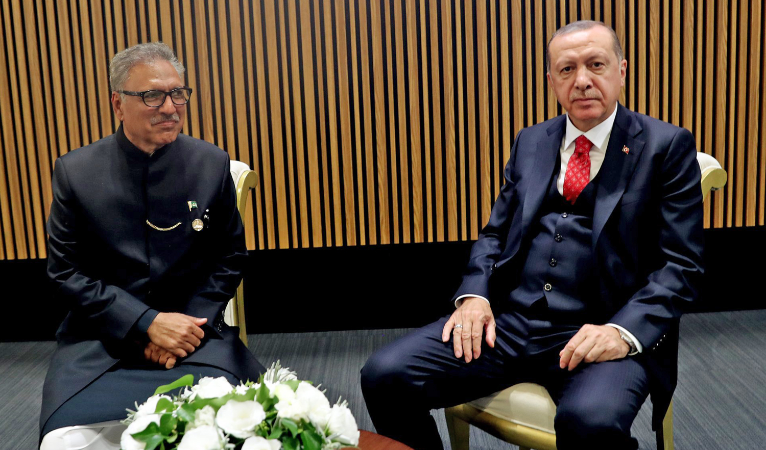 President of Pakistan Dr. Arif Alvi, left, met his Turkish counterpart Recep Tayyip Erdogan in Istanbul, Tuesday, Nov. 30, 2018. (Photo courtesy: Embassy of Pakistan in Ankara)