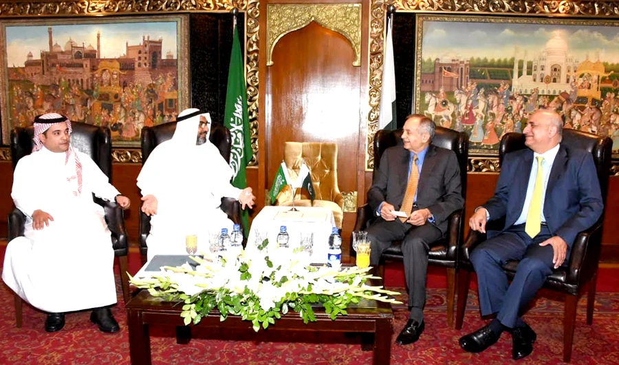 Abdul Razak Dawood, advisor to Prime Minister for Commerce, Textile, Investment, Industries and Production, is meeting with members of Saudi delegation in Islamabad. (AN photo)