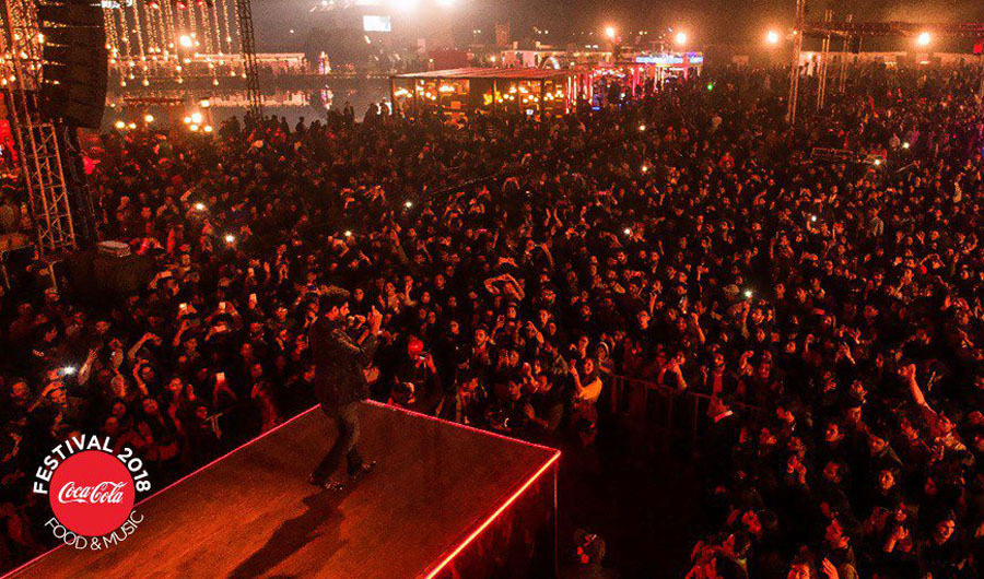 Coke’s Food Festival is coming to Islamabad this weekend. The city’s hottest eats, from restaurants and start-up eateries, as well as visiting food establishments from the culinarily superior Lahore and Karachi, are taking residence in the capital for three days of yummy treats. Each night the festival will have performances from leading musicians of the country (Lahore’s had Abrar-ul-Haq). (Photo courtesy: @CokePk/Twitter)