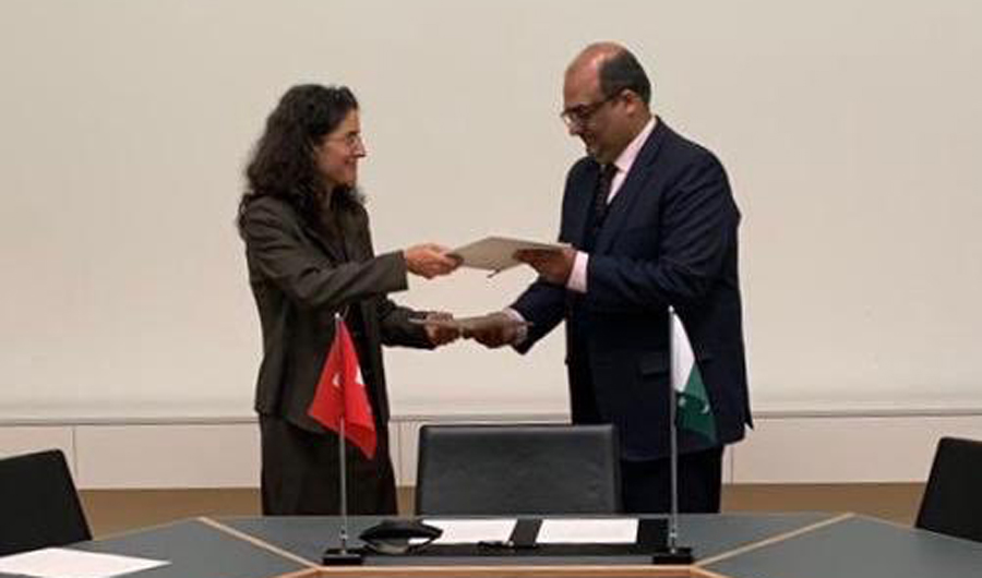Pakistan signs MoU with Swiss authorities to bring back plundered wealth, says PTI