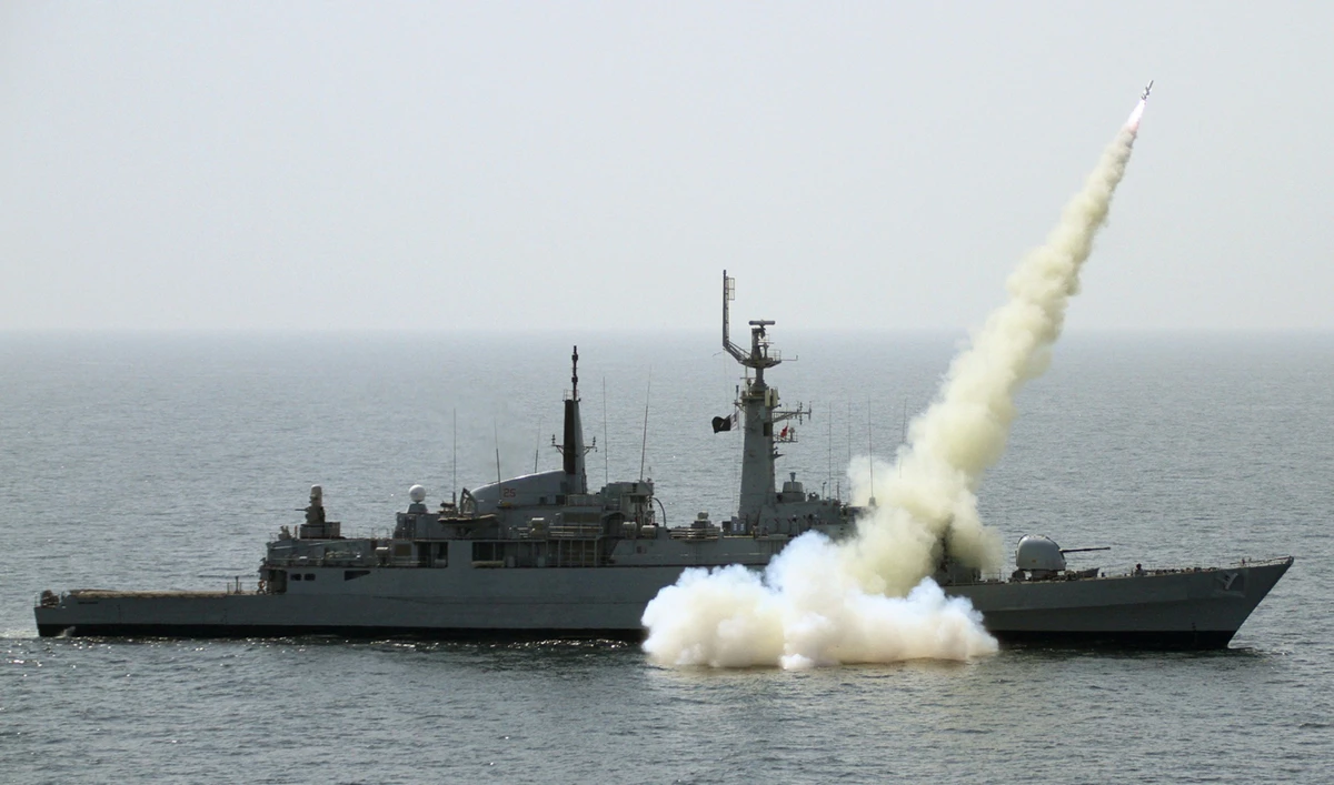 Pakistan Navy Ship Shahjahan demonstrating firepower in North Arabian Sea. (Photo courtesy: Pakistan Navy)