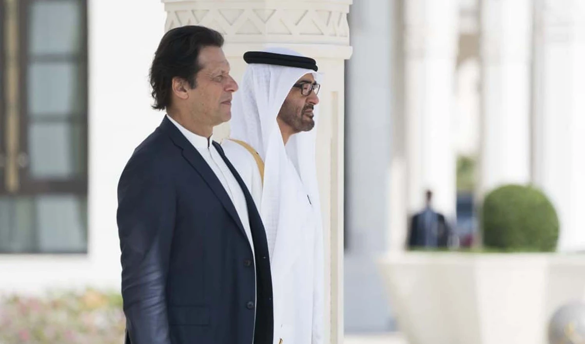 Prime Minister Imran Khan being presented the Guard of Honor at the Presidential Palace in Abu Dhabi on Sunday. (Photo courtesy: Press Information Department – PID)