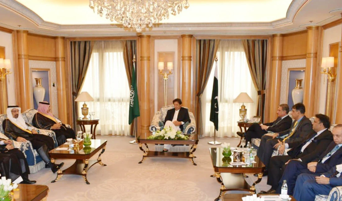 A delegation of Saudi Ministers of Finance, Commerce and Investment, Energy and Industry, Chairman Saudi Fund for Development, and Director Public Investment Fund called on Prime Minister of Pakistan Imran Khan in Riyadh, KSA on October 23, 2018. Pakistan on Monday said it has received the first tranche of $1 billion from Saudi Arabia under the balance of payments support, the State Bank of Pakistan confirmed. (Photo courtesy: PID)