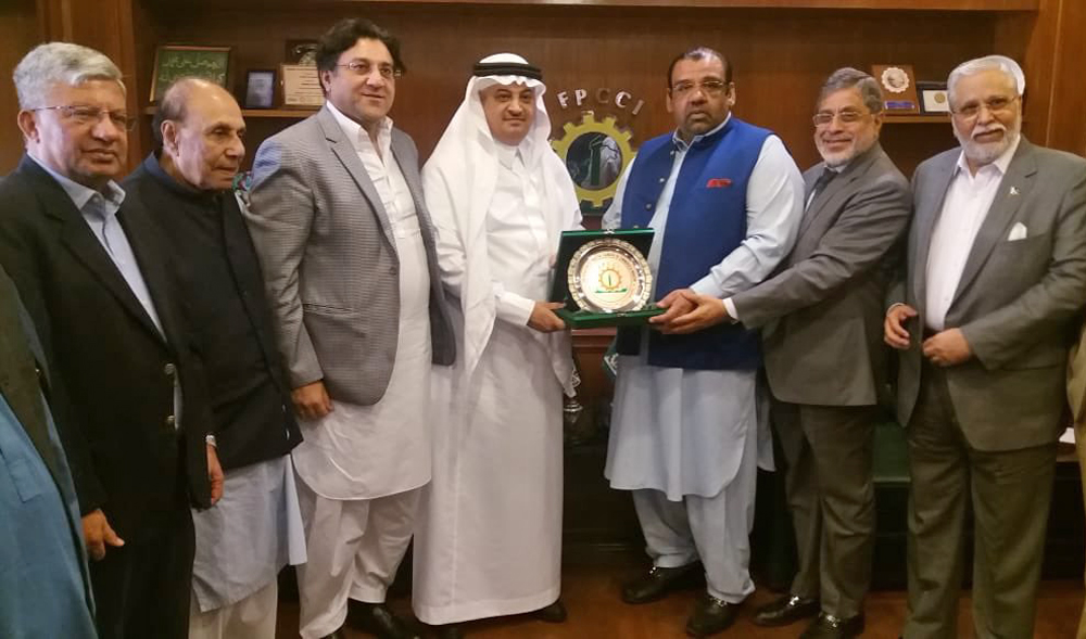 Saudi ambassador to Pakistan, Nawaf bin Saeed Al-Malki visited the headquarters of Pakistan’s Chamber of Commerce and Industry, in Karachi, on Dec.1, 2018. (Photo courtesy: Saudi Embassy in Islamabad)