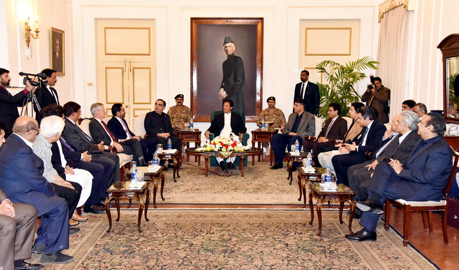 Chairman of Pakistan Stock Exchange, Sulaiman S Mehdi, and other board members during a meeting with Prime Minister Imran Khan at the Governor House in Karachi, on Sunday. (Photo courtesy: PSX)