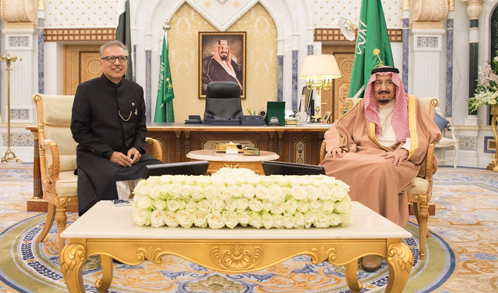 In this file photo, Saudi Arabia’s King Salman, left, receives Pakistan's President Arif Alvi in Riyadh on Wednesday. (Photo courtesy: President's Office)