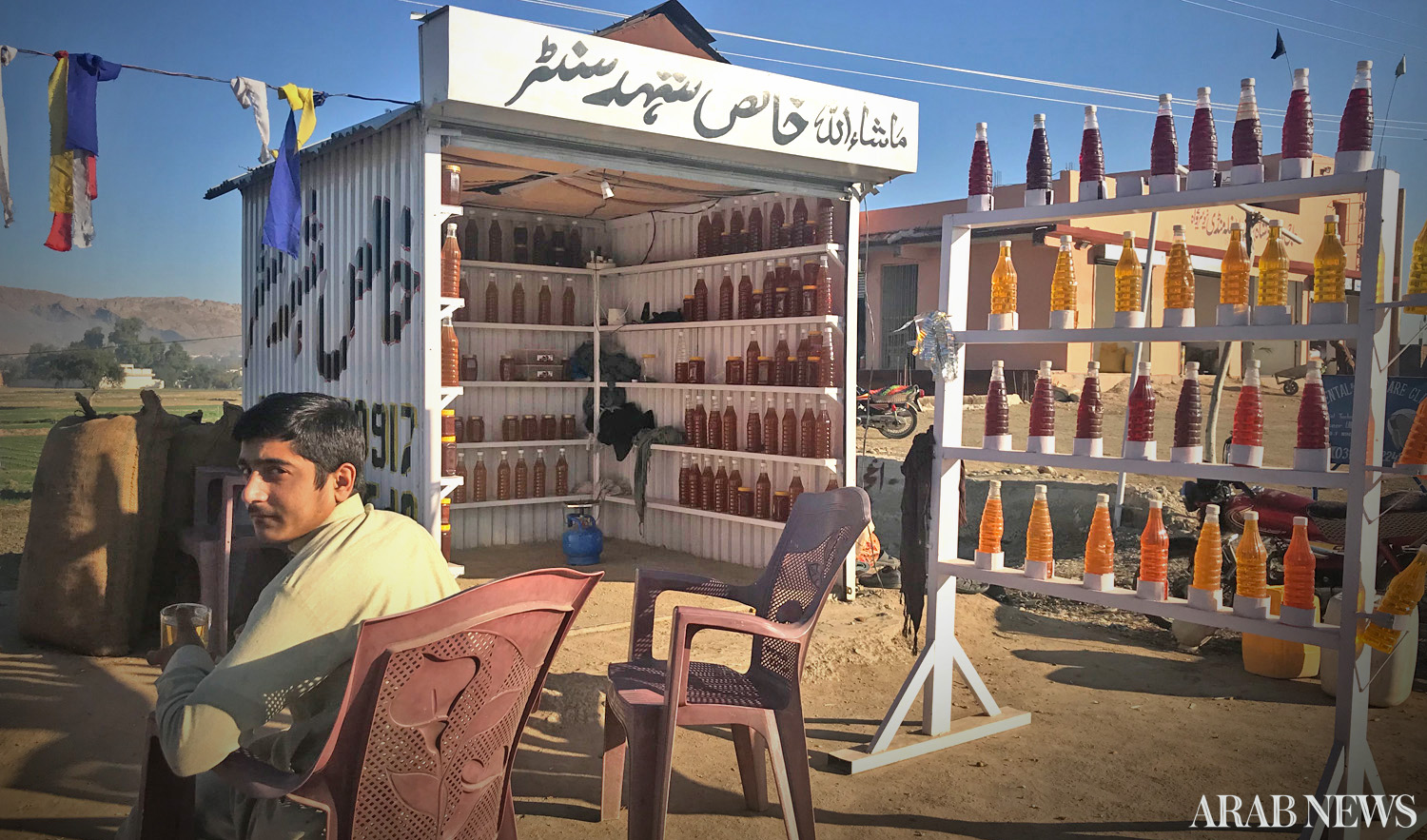 Pakistan’s biggest honey market,Tarnab Farm in Peshawar, exports about 4,000 tons of the commodity, worth nearly Rs 2.8 billion, to Arab countries every year. (AN photo)