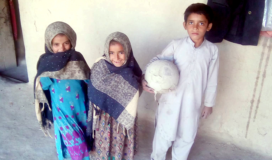 Rukha and Farahi, younger sisters of Ehans (R) regularly play with their brother in their house’s yard, his uncle Khushal told Arab News. (AN photo by Khushal Khan)