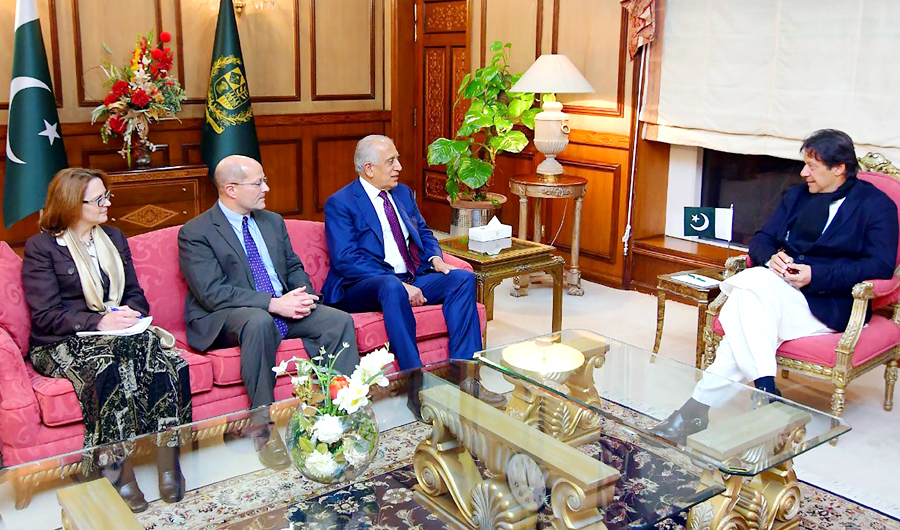 Zalmay Khalilzad, US Special Representative for Afghanistan Reconciliation calls on Prime Minister of Pakistan Imran Khan at the prime minster office in Islamabad on Jan. 18, 2019. (PID photo)