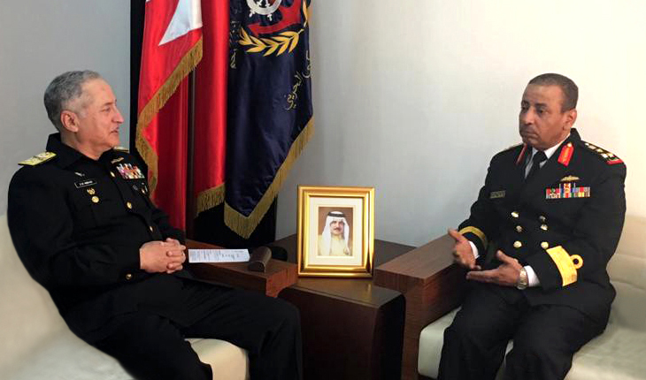 Chief of Naval Staff Admiral Zafar Mahmood Abbasi exchanges views with the Commander Royal Bahrain Naval Force, Mohammed Yousef Al Asam, during his visit to Bahrain. (Photo courtesy: Pakistan Navy)