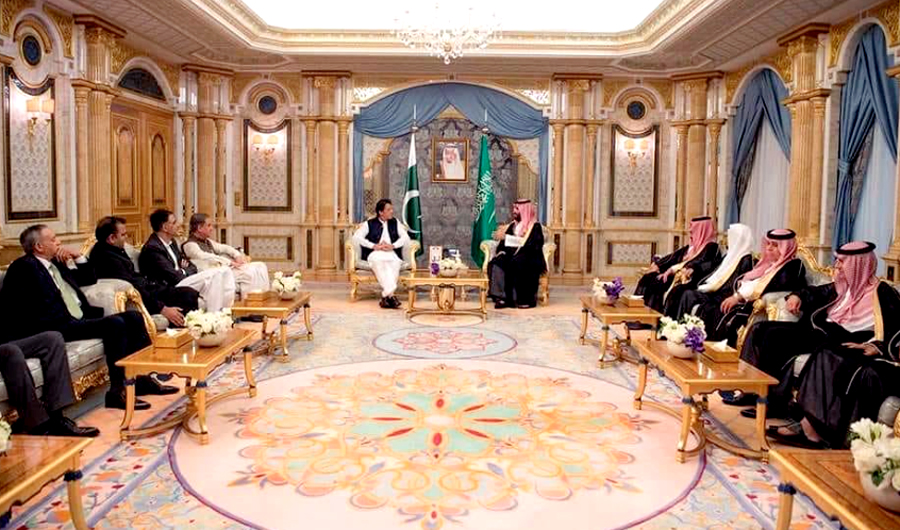 In this photo, Prime Minister Imran Khan can be seen with Saudi Crown Prince Mohammed bin Salman in the Kingdom. (Photo courtesy: Social media)