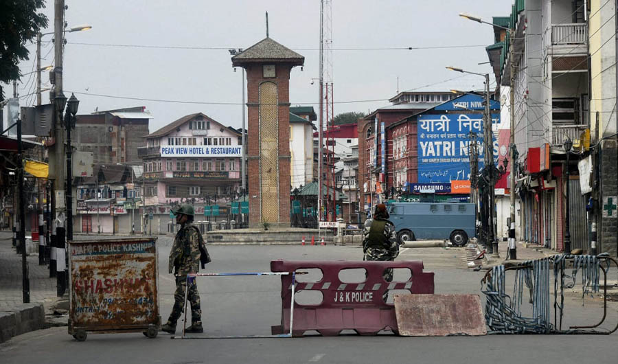 Laal Chowk, Srinagar after the Pulwama attack (AN Photo)