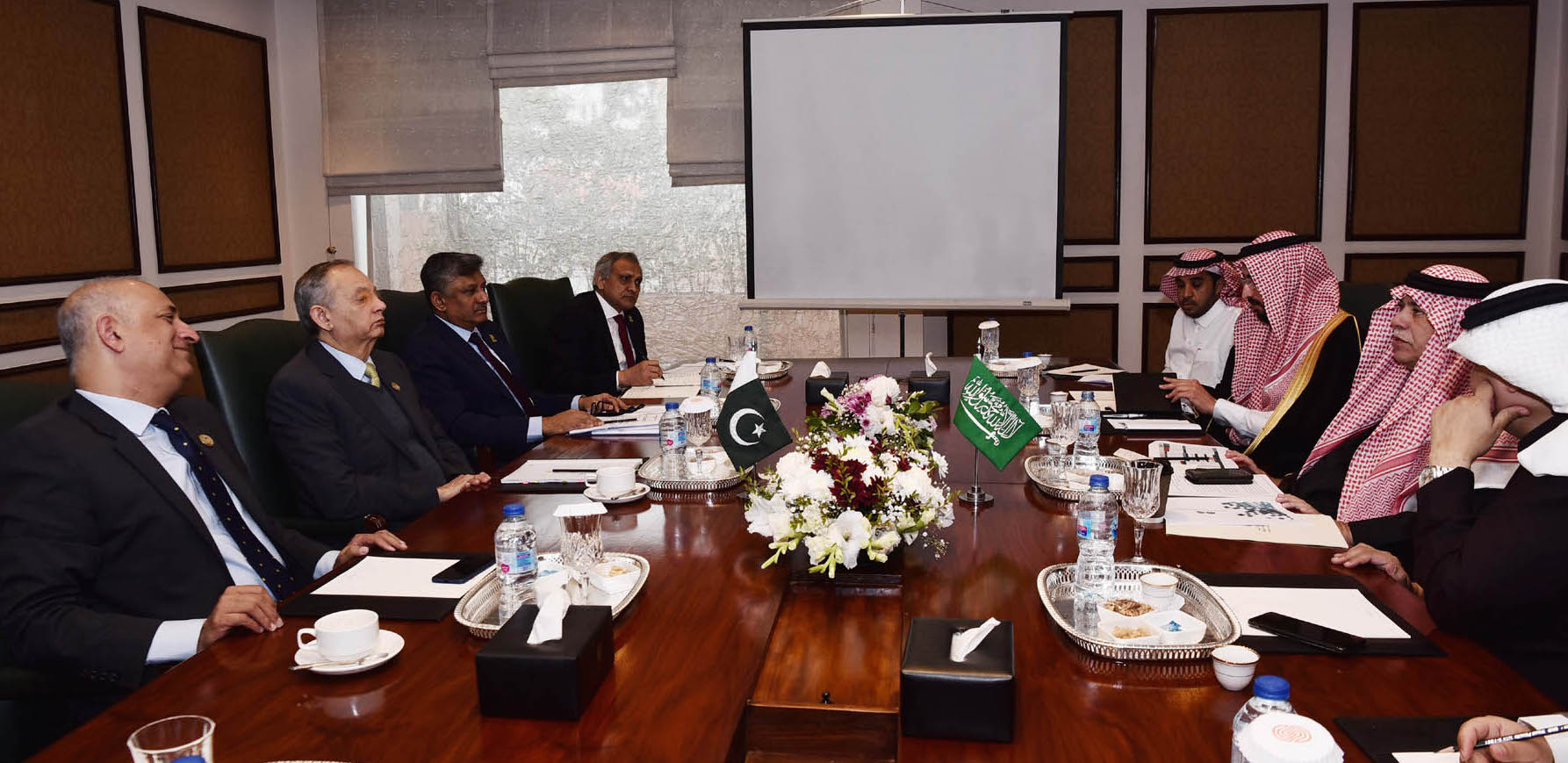 Advisor to the Prime Minister on Commerce Abdul Razak Dawood and Chairman BoI Haroon Sharif hold delegation level talks with Saudi Minister for Commerce and investment Majid bin Abdullah A l Qasabi in Islamabad on February 18, 2019. (PID)