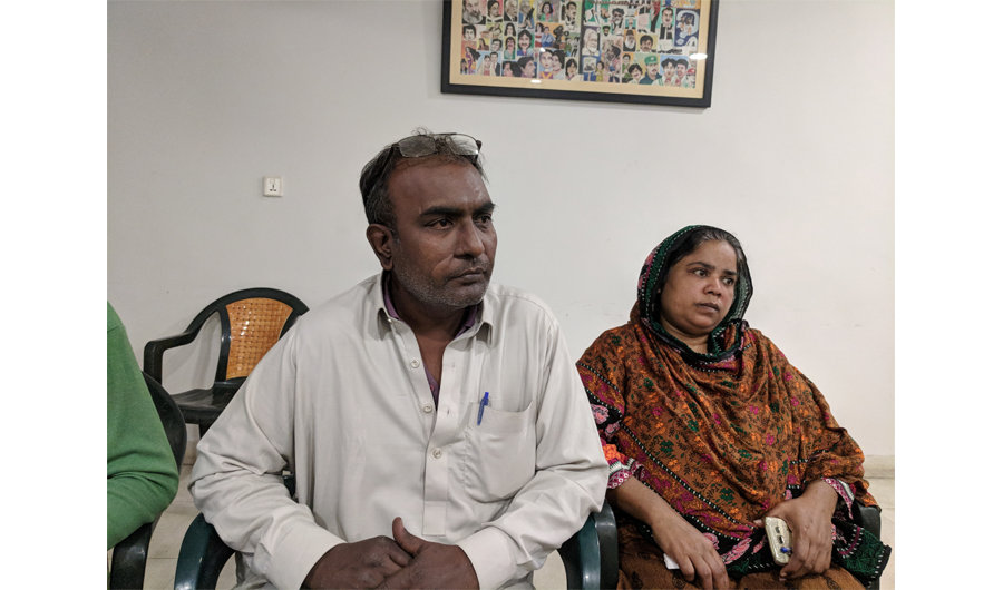 Shehzad Gulfam, flanked by his wife Rubina Shehzad, is speaking to Arab News here on Thursday, February 21, 2019 (AN Photo)