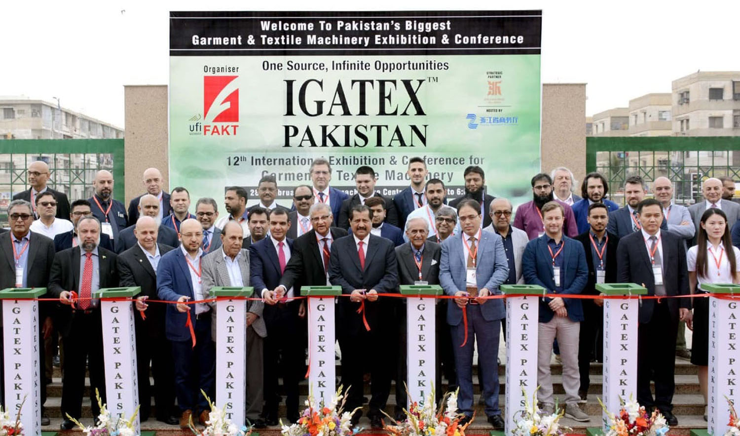 Acting President of Federation of Pakistan Chambers of Commerce and Industry FPCCI, Dr. Mirza Ikhtiar Beg along with local and foreign participants is inaugurating IGATEX Pakistan exhibition at Expo Center in Karachi. (AN photo)