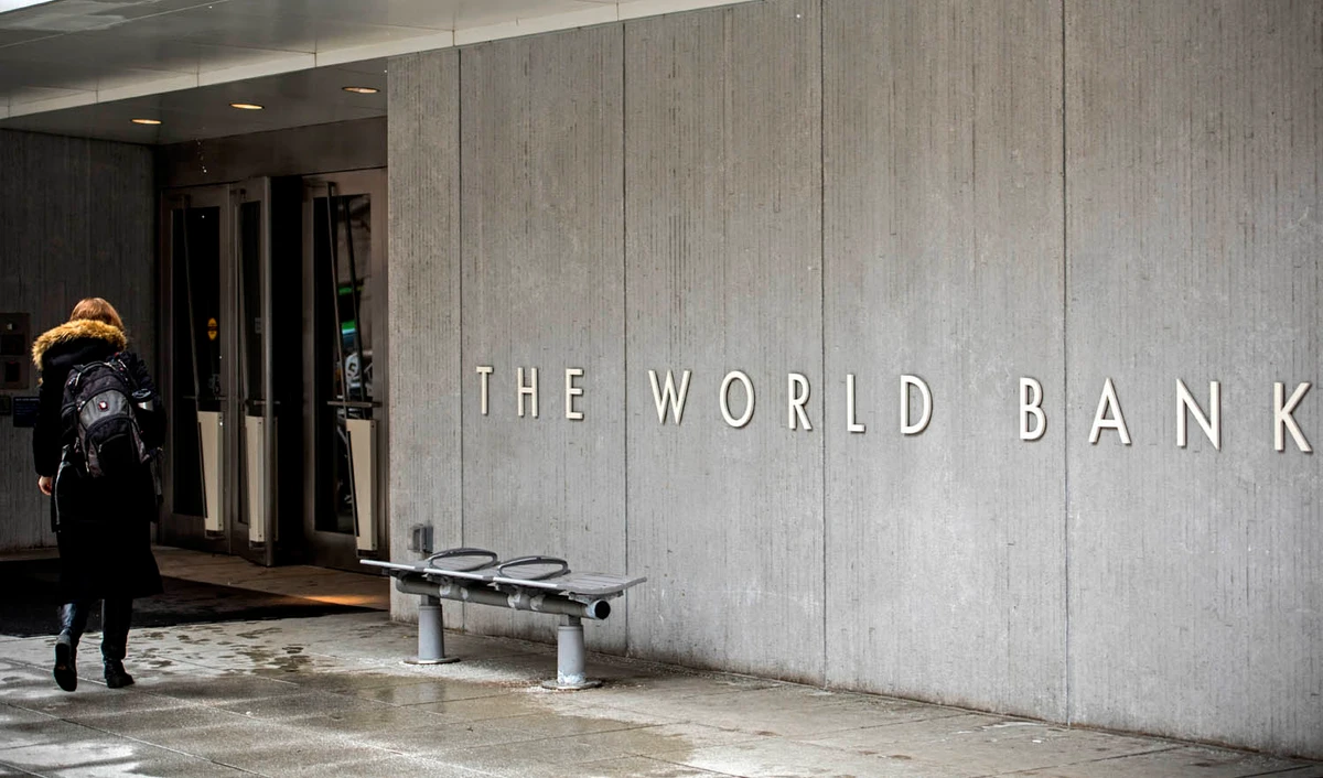 In this file photo, a person enters the building of the Washington-based global development lender, The World Bank Group, in Washington on Jan. 17, 2019. (AFP)