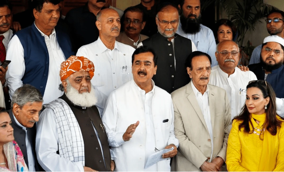 File photo for main Pakistani opposition parties. On TuesdayPakistan’s political parties vowed to stand by the country’s armed forces and defend the nation following a violation of the country’s airspace by the Indian Air Force. ( AP/File)